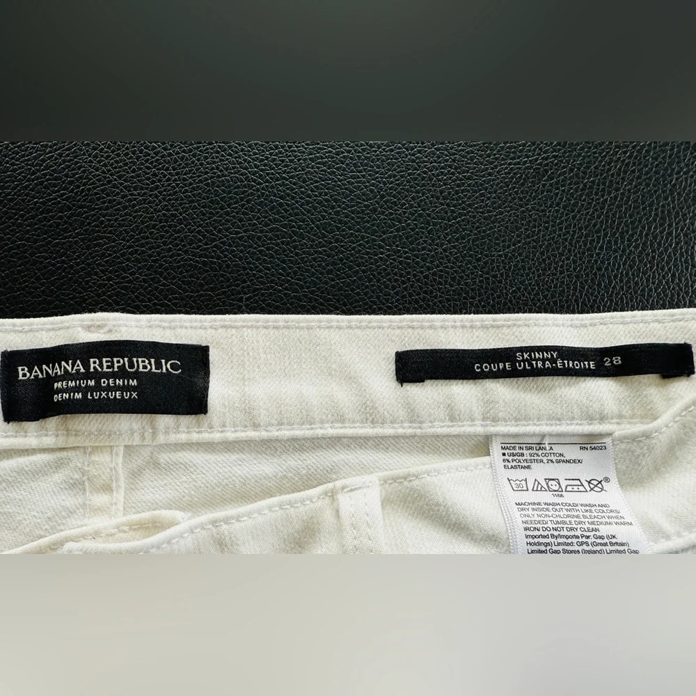 Banana Republic - Women’s White Skinny Jean - Size 28 - Excellent Condition - Picture 4 of 6
